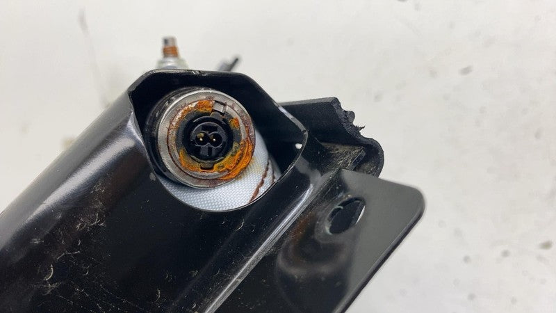 PT00000829J ⭕ 2022-2025 Rivian R1S Front Left or Right Lower Dash Knee Airbag PT00000829-J