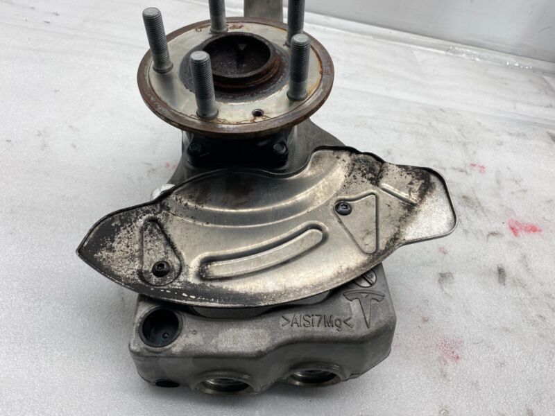 2012-2015 Tesla Model S Front Passenger Spindle Knuckle w/ Wheel Hub Right RWD