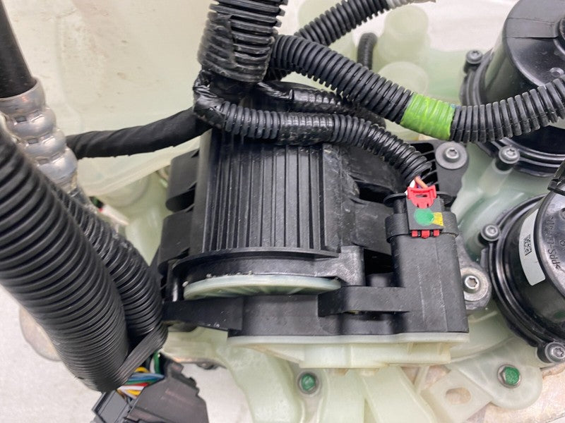 150685900D ⭕ 2021-2023 Tesla Model 3 Supermanifold Refrigerant Chiller w/ Coolant Reservoir