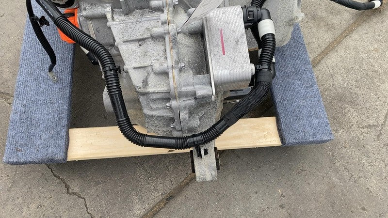 1120990 00 H 2020-2024 Tesla Model Y MY Rear Drive Unit Engine Electric Motor Low Current 3DU