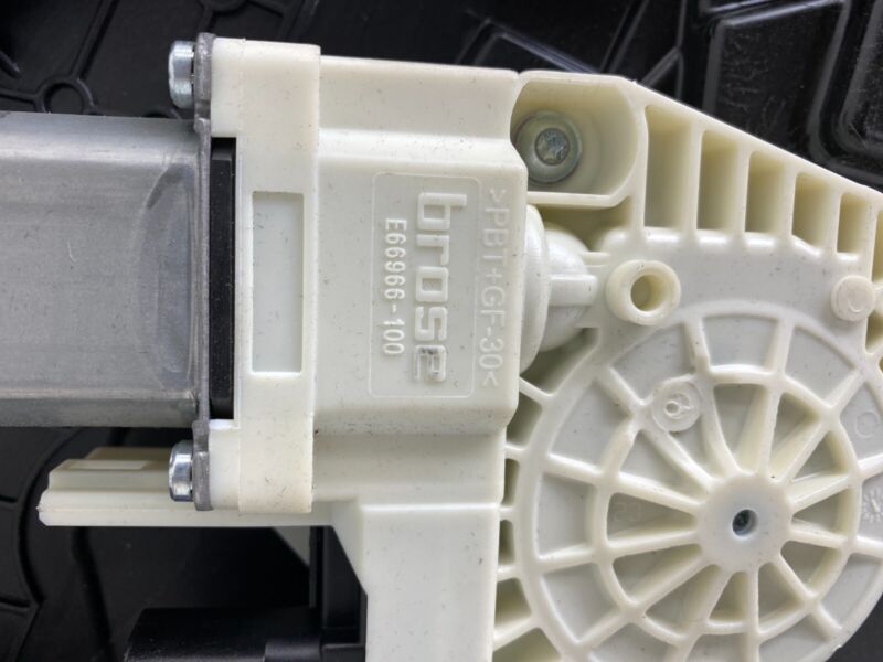 149550900D ⭕ 20-23 Model Y Front Right Window Regulator & Motor w/ Base Module 1495509-00-D