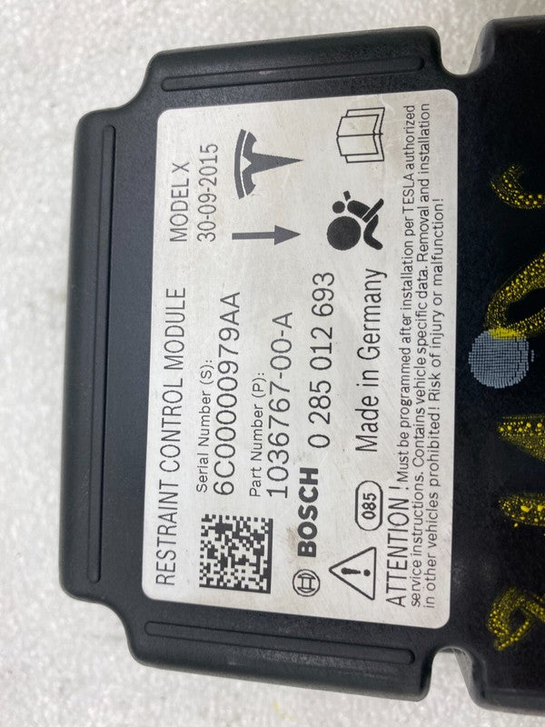 103676700A 16-20 Model X Safety Restraint Control Module Computer (Crash Data) 1036767-00-A
