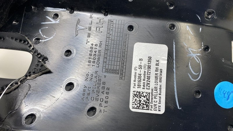 181636459B 2024 2025 Tesla Cybertruck Rear Passenger C-Pillar Lower Trim Cover Panel Right