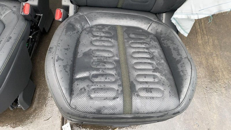 ⭕ 2022-2024 Rivian R1T Front Left & Right + Rear 2nd Row Leather Seat Black Assy