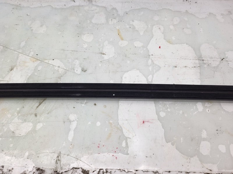 149571200B ⭕ 20-23 Model Y MY Rear Right Door Window Seal Molding Belt Strip 1495712-00-B