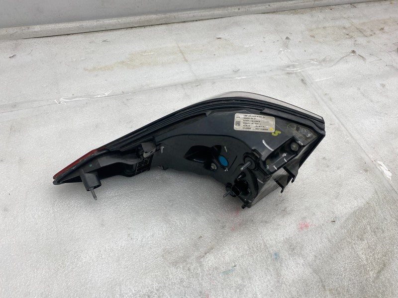 1034333-00-B 16-20 Model X Rear Right Taillight Lamp Outer + Door Reflector Lamp 1034333-00-B