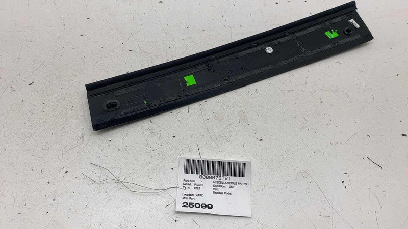 68234033AF ⭕ 17-25 Chrysler Pacifica Rear Left Door C-Pillar Applique Molding LH 68234033AF