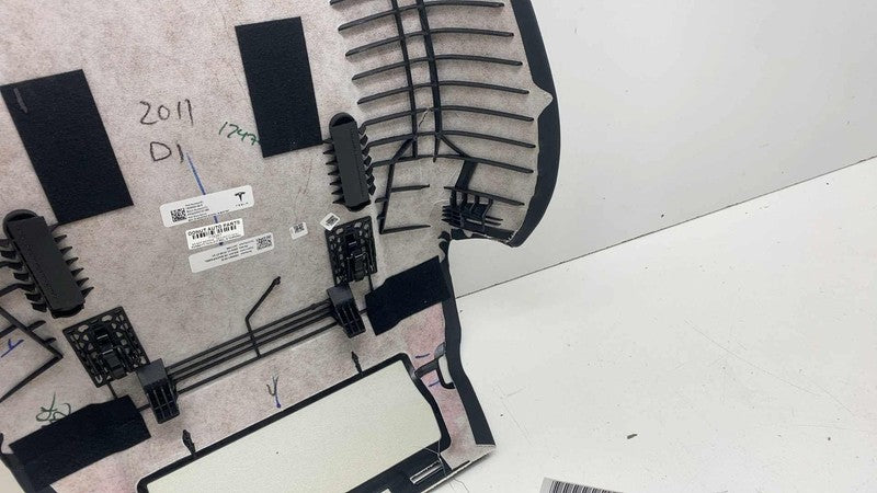 1809420 ⭕ 24-25 Tesla Model 3 Front Left or Right 1st Row Seatback Panel Shell 1809420