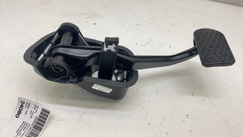 A2052920415 ⭕ 15-21 Mercedes-Benz C300 W205 Front Foot Brake Pedal w/ Bracket A2052920415