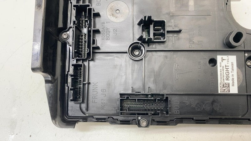 ⭕ 20-23 Model Y Front Right Body Controller ECU (5-Seat Type) Gen 3 16