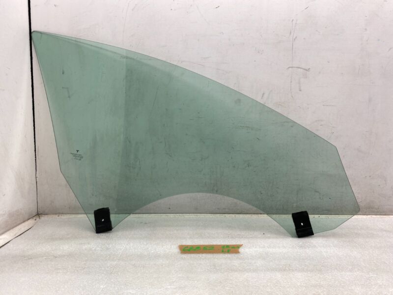 E9 43R-004530 2017-2020 Tesla Model 3 Front Driver Side Door Window Single Panel Glass Left LH