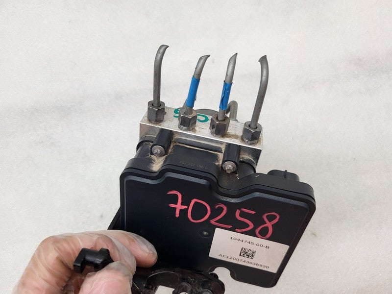 1044745 00 B ⭕ 21-23 Model Y 3 Antilock Brake System ABS Pump Module with Holder 1044745-00-B