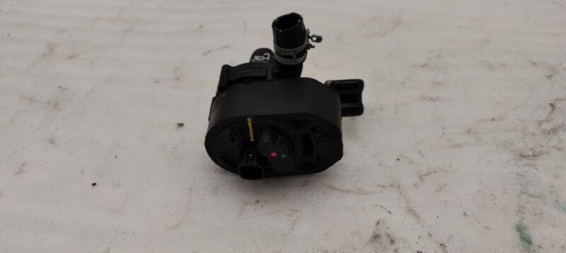 Does Not Apply 2016-2020 Tesla Model S X Cooling System Auxiliary Water Coolant Pump FWD Assy