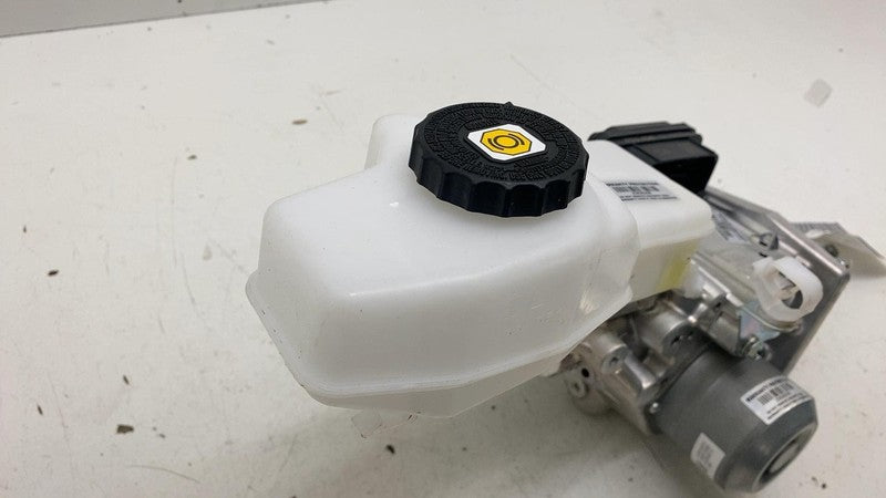 ⭕ 2023-2024 Toyota Prius Power Brake Booster w/ Reservoir Tank Assy 47