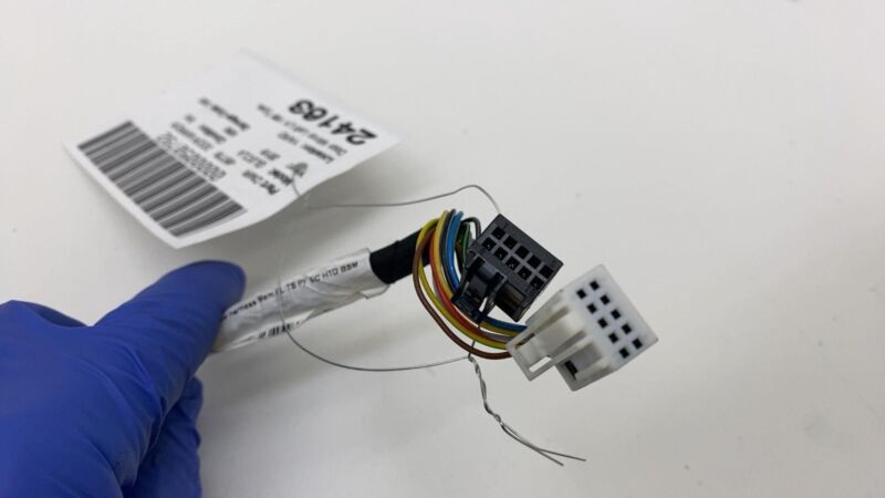 A 166 810 33 00 2016-2019 Mercedes-Benz GLE350 Front Driver Exterior Rear View Door Mirror Left