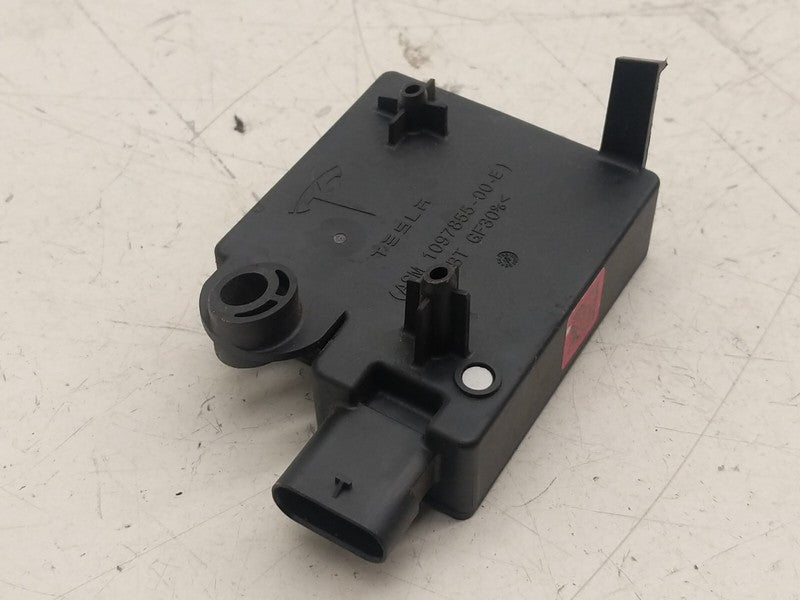 1097855 00 E ⭕ 2017-2022 Tesla Model 3 Rear Bumper BCM Body Control Module Assy 1097855-00-E