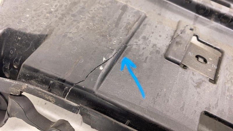 2019 BMW 530e G30 2.0L Rear Center Bumper Lower Support Bracket