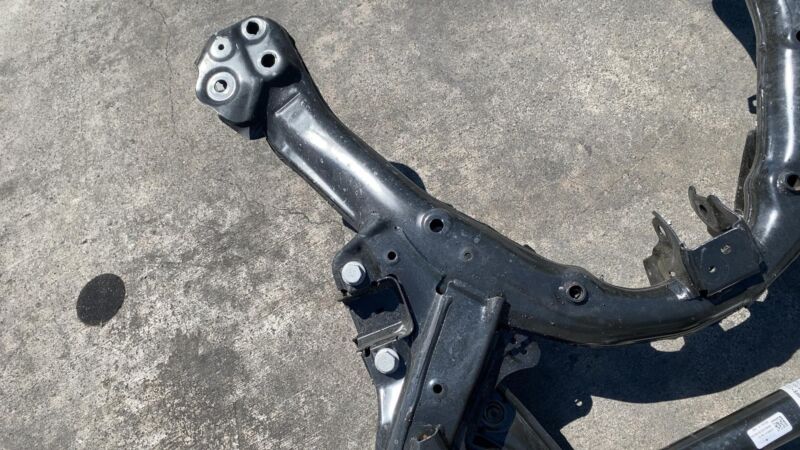 2020-2023 Tesla Model Y Front Suspension Subframe Structure Cradle Crossmember
