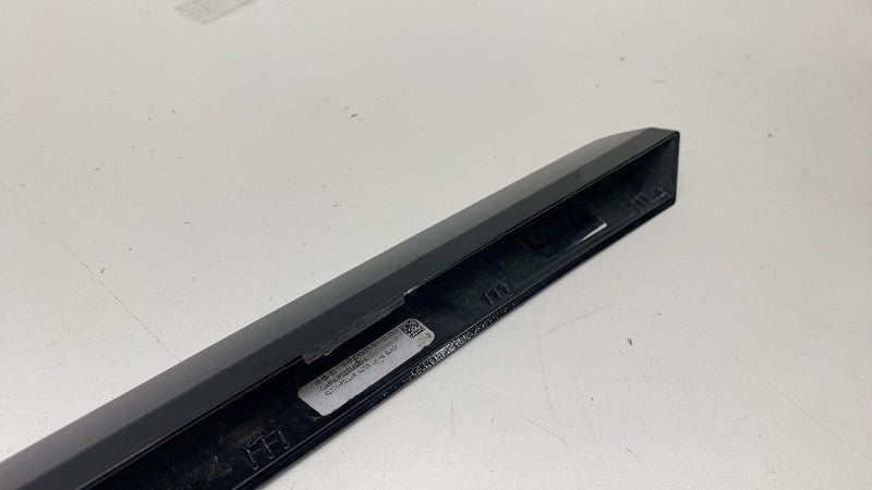 PT00012533 ⭕️ 22-24 Rivian R1T Rear Left & Right C-Pillar Outer Trim PT00012533 / PT0001253