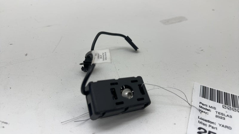 ⭕ 17-23 Model 3 Y Rear Left Radio Antenna Noise Filter Amplifier LH 15