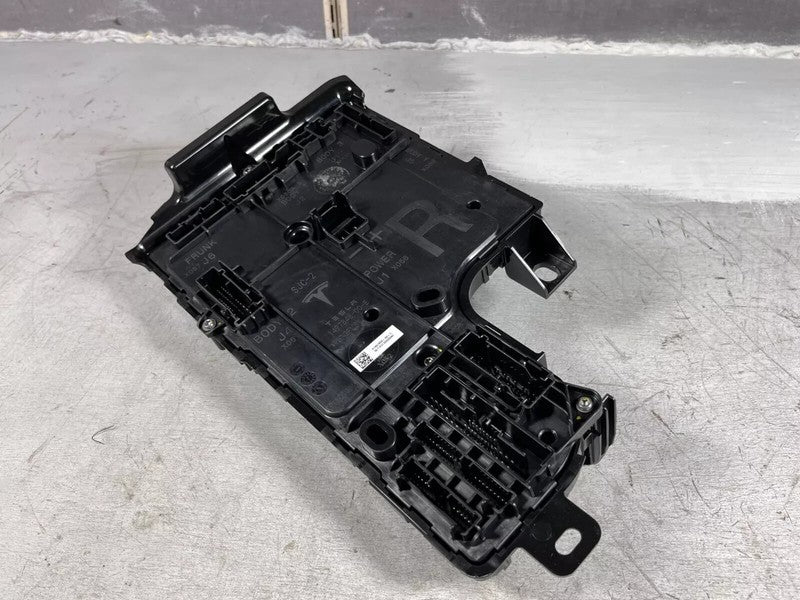 ⭕20-24 Tesla Model Y Right Low Voltage Controller Electronic Module 16