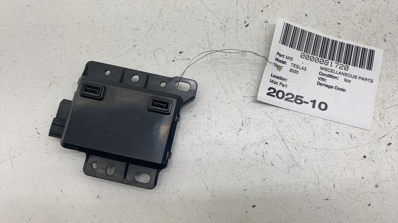 ⭕ 17-23 Tesla Model 3 Center Console Front USB Hub Charger Module 1093