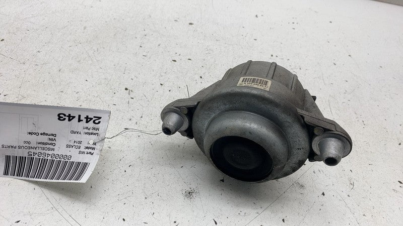 A 204 240 43 17 ⭕ 2012-2016 Mercedes E-Class Left or Right Engine Mount Insert A2042404317 OEM