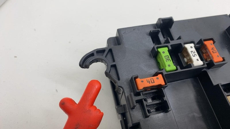 PT00031577F ⭕ 2022 2023 2024 Rivian R1T Right Passenger Fuse Junction Relay Box PT00031577-F