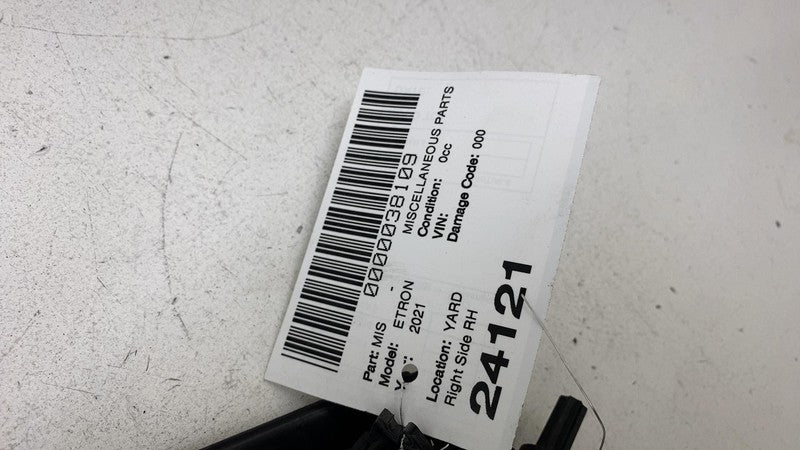 E16-105309-00 ⭕ 2019-2023 Audi E-Tron Quattro Intercooler Air Duct Guide Blinds Channel Blade