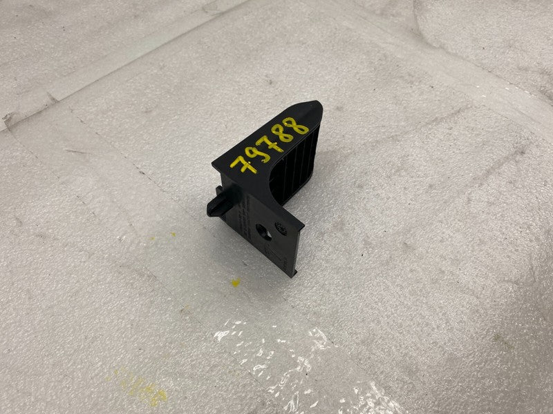 1109511 00 B ⭕ 2016-2020 Tesla Model X MX 5-Seater Gap Hider Harpoon Bracket OEM 1109511-00-B