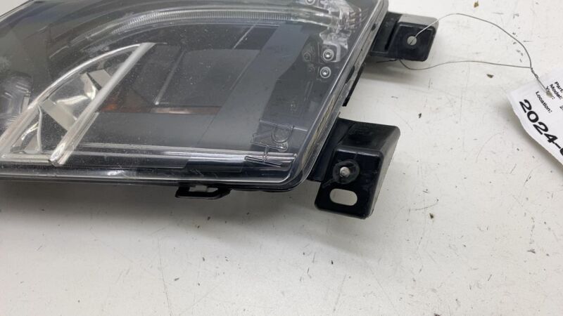 600591400F 2012-2020 Tesla Model S Front Passenger Side Cornering Light Corner Lamp Right