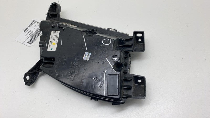 600591400G 2012-2020 Tesla Model S Front Passenger Side LED Fog Light Cornering Lamp Right