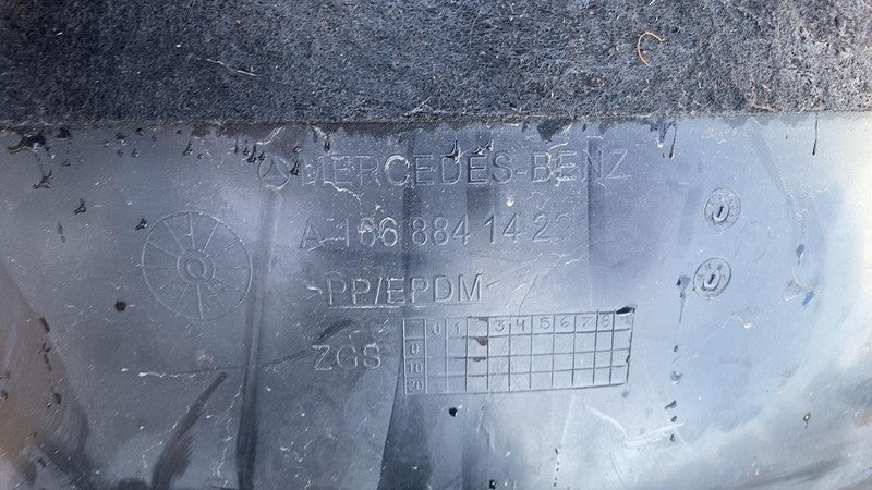 A 166 884 14 22 2016 Mercedes-Benz GLE350 Rear Inner Fender Liner Splash Guard Shield Right RH