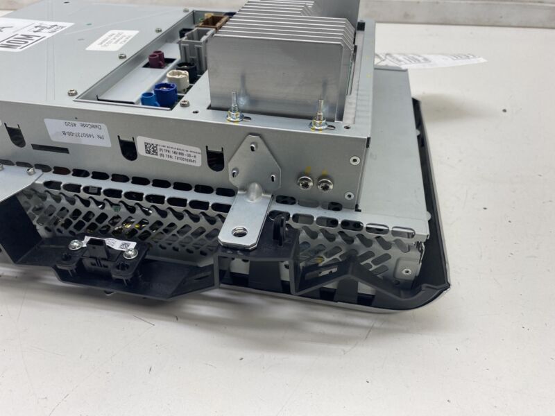 145073700B 2018-2021 Tesla Model S Touchscreen Media Control Unit MCU-2 Intel Update Screen