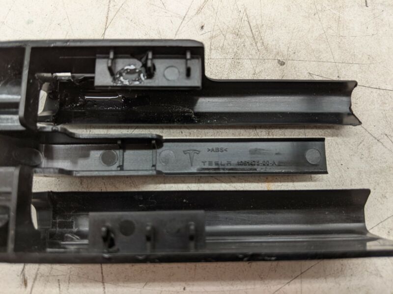 1051475-00-A ⭕12-21 Model S MS Driver Side Front Seat Cover Rail Track Trim Left 1051475-00-A