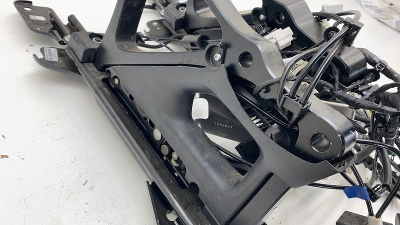 ⭕ 2017-2020 Tesla Model X Rear 2nd Row Right Seat Sled Rail & Hardware Assembly