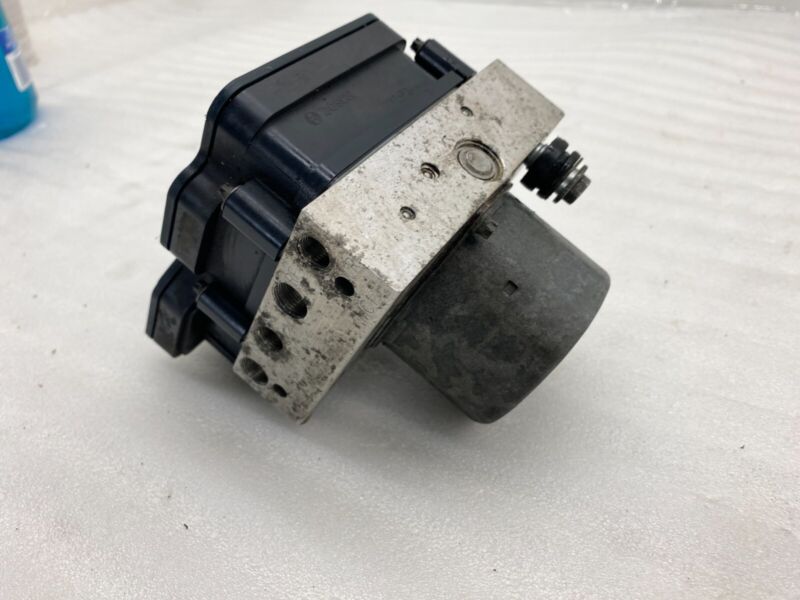 2012-2015 Tesla Model S Hydraulic Control ABS Anti-Lock Brake System Pump Module