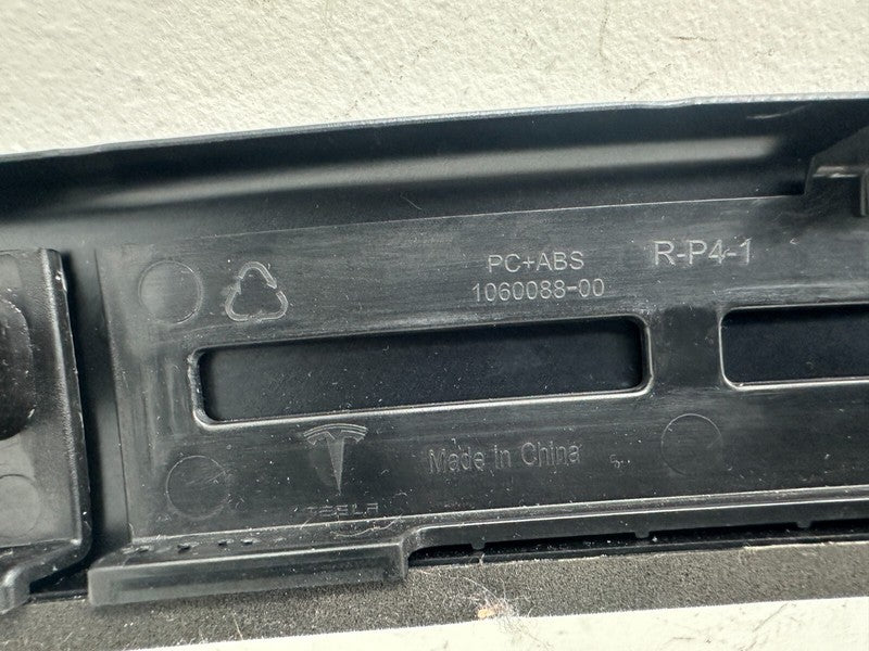 1058415-00 ⭕ 2016-2020 Tesla Model X Rear Right Side Door Fairing Sill Jam Bracket 1058415