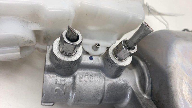 104467100D ⭕ 2017-2023 Model 3 Power Brake iBooster Master Cylinder Reservoir 1044671-00-D