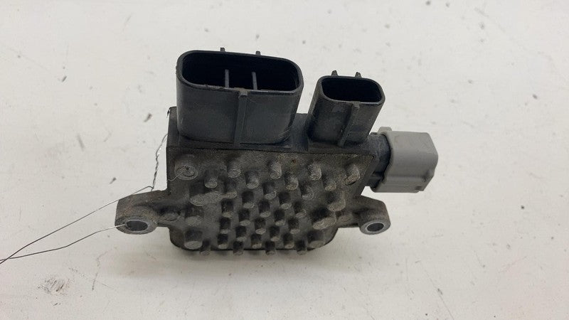 ⭕ 12-20 Model S MS Left or Right Cooling Fan Relay Control Module 8282