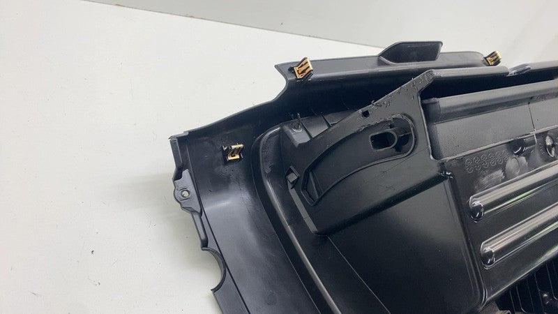 ⭕ 2025 Chevrolet Silverado 1500 Dash Right Lower Glove Box Compartment