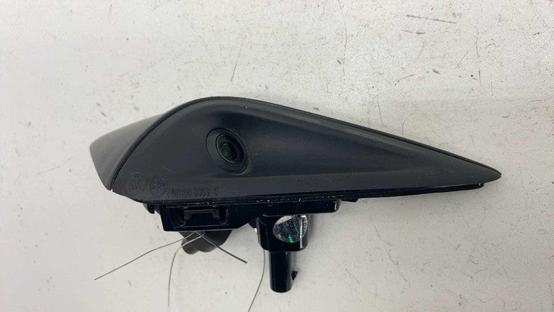 1820734-00-D ⭕ 23-26 Model Y 3 Front Left Repeater Turn Signal Fender Camera HW4 1820734-00-D