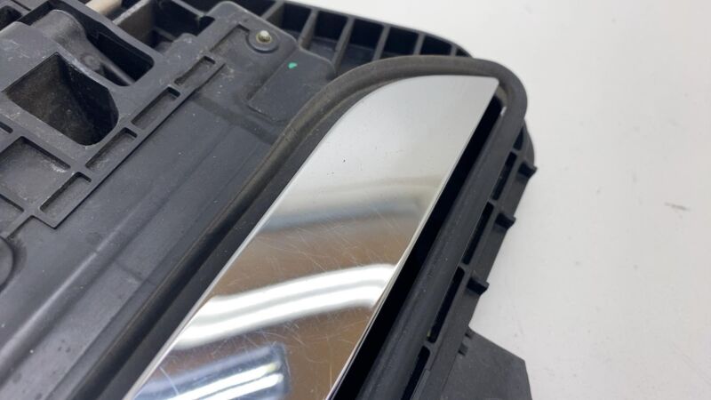 1071881-01-A 16-20 Tesla Model S Front Right Exterior Door Handle Outer RH Black 1071881-01-A