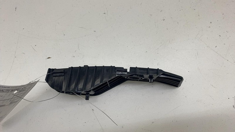 ⭕ 17-23 Model 3 Rear Left Bumper Taillamp Taillight Mount Bracket 1083