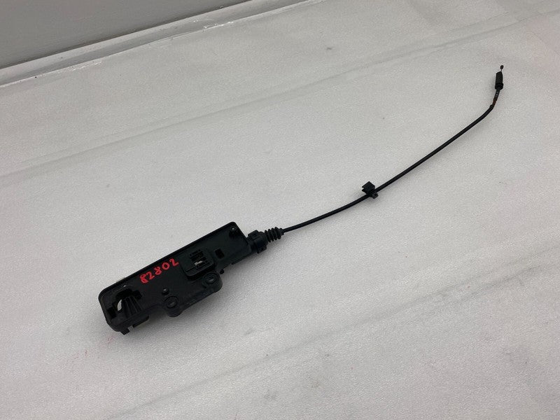 106181600B ⭕ 16-20 Model S X Front Left Secondary Hood Actuator Cable Release 1061816-00-B