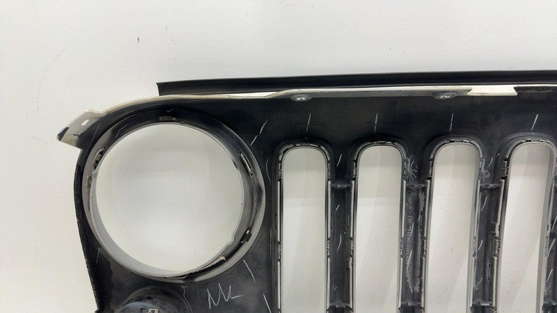 5NB84TRM ⭕ 07-18 Jeep Wrangler Front Bumper Radiator Grille Assembly White PW7 5NB84TRM
