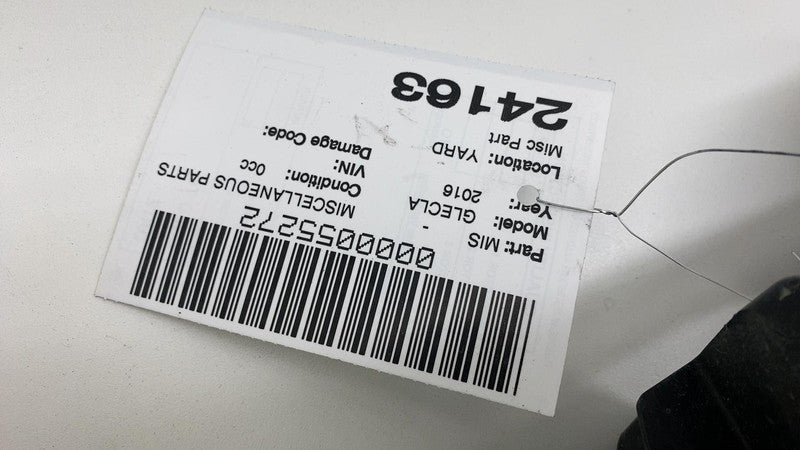 A 166 885 41 65 2016-2019 Mercedes-Benz GLE350 Rear Bumper Center Mount Bracket Support Assembly