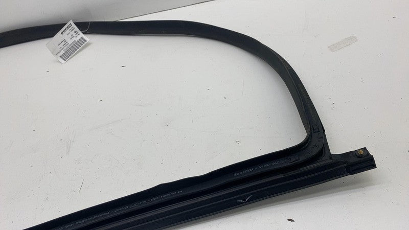 191098600E ⭕ 24-25 Model 3 Rear Right Primary Body Weatherstrip Rubber Seal RH 1910986-00-E