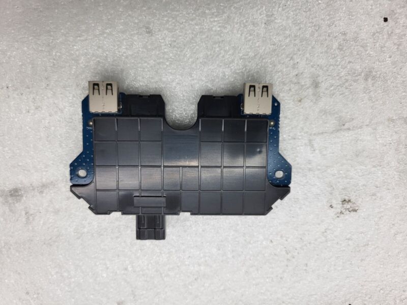 1102033 00 A 2017 2018 2019 2020 2021 2022 Tesla Model 3 Rear USB/AUX Control Unit Hub Module