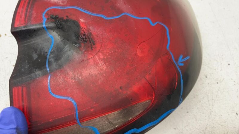 68424932-AC 2021 2022 2023 2024 Chrysler Pacifica Passenger Right Side Taillight Lamp Assy